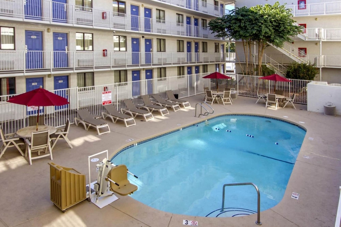 Imagen de la piscina del Motel 6 Phoenix - Northern Avenue. Foto 18