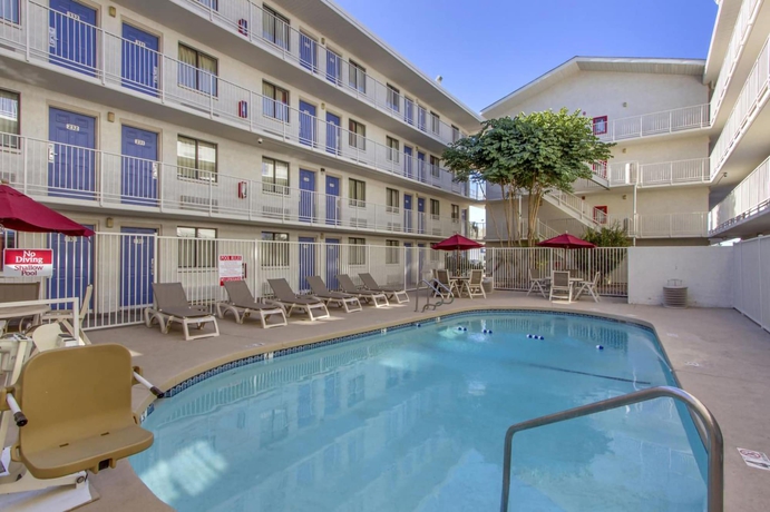 Imagen de la piscina del Motel 6 Phoenix - Northern Avenue. Foto 19
