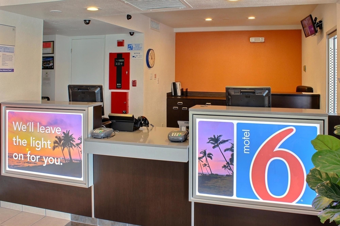 Imagen de los interiores del Motel 6 Pismo Beach, Ca. Foto 14
