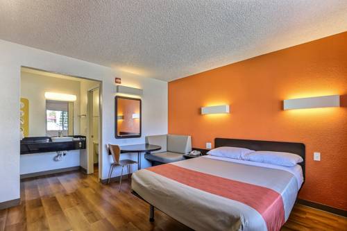 Imagen de la habitación del Motel 6 Pleasanton, Ca. Foto 3