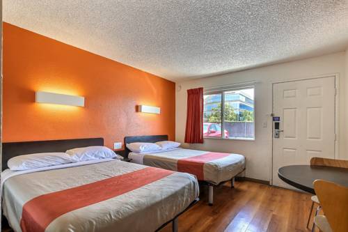 Imagen de la habitación del Motel 6 Pleasanton, Ca. Foto 4
