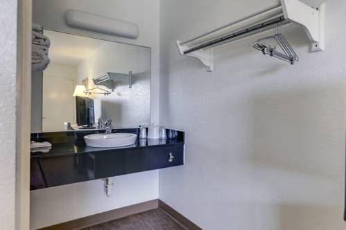 Imagen de la habitación del Motel 6 Port Allen, La - Baton Rouge. Foto 9
