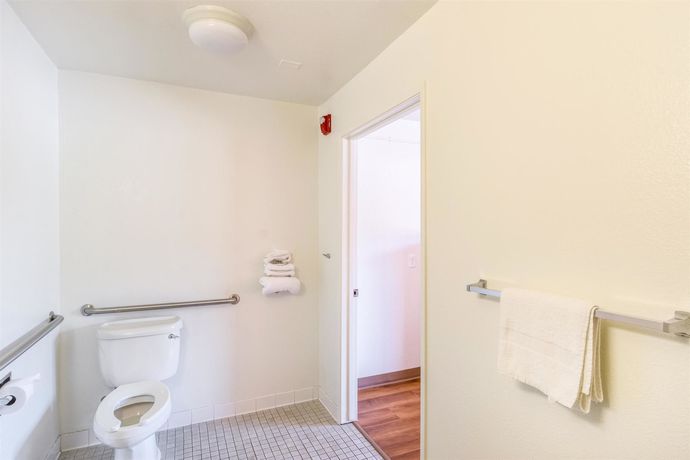 Imagen de la habitación del Motel 6 Redding Central. Foto 7