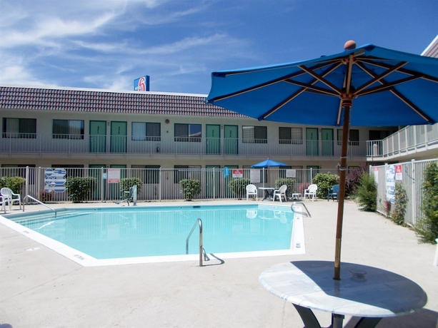 Imagen de la piscina del Motel 6 Reno, Nv - Livestock Events Center. Foto 17