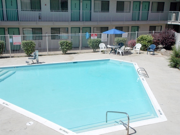 Imagen de la piscina del Motel 6 Reno, Nv - Livestock Events Center. Foto 18
