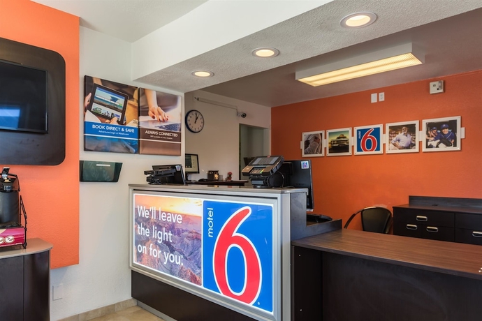 Imagen de los interiores del Motel 6 Reno, Nv - Virginia Plumb. Foto 13