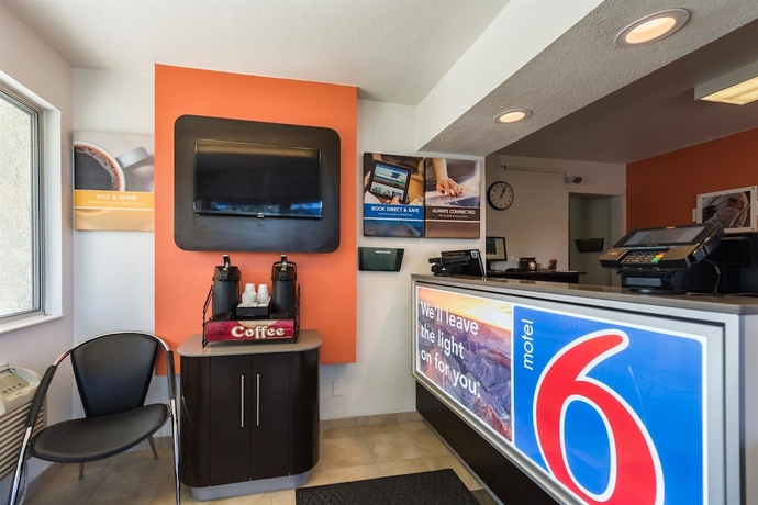 Imagen de los interiores del Motel 6 Reno, Nv - Virginia Plumb. Foto 15