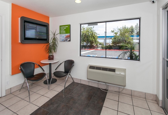 Imagen de los interiores del Motel 6 Rosemead, Ca - Los Angeles. Foto 17