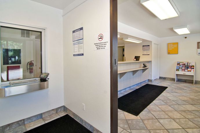 Imagen de los interiores del Motel 6 Roseville, MN - Minneapolis North. Foto 16