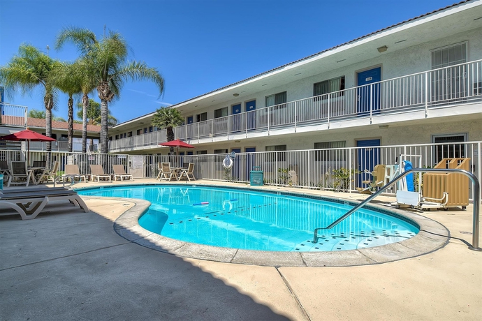 Imagen de la piscina del Motel 6 Rowland Heights, Ca - Los Angeles - Pomona. Foto 13