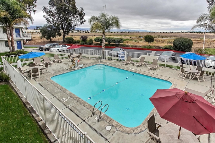 Imagen de la piscina del Motel 6 Salinas, Ca - South - Monterey Area. Foto 14