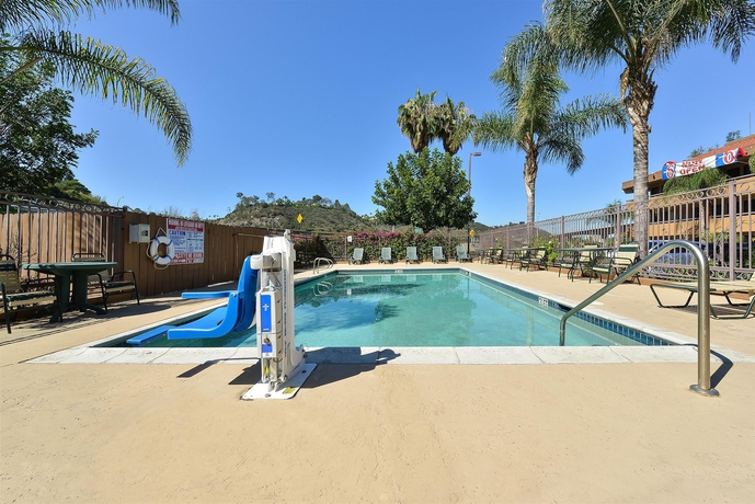 Imagen de la piscina del Motel 6 San Diego Mission Valley East. Foto 14