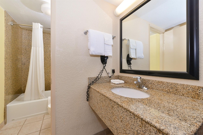 Imagen de la habitación del Motel 6 San Diego Mission Valley East. Foto 12