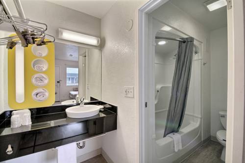 Imagen de la habitación del Motel 6 San Marcos, Tx. Foto 4