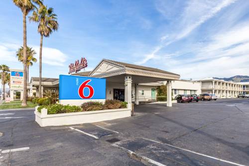 Imagen de la habitación del Motel 6 San Rafael, Ca. Foto 2