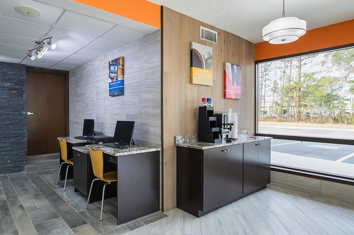 Imagen de los interiores del Motel 6 Savannah, Ga - Midtown. Foto 11