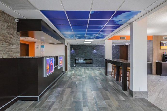 Imagen de los interiores del Motel 6 Savannah, Ga - Midtown. Foto 13