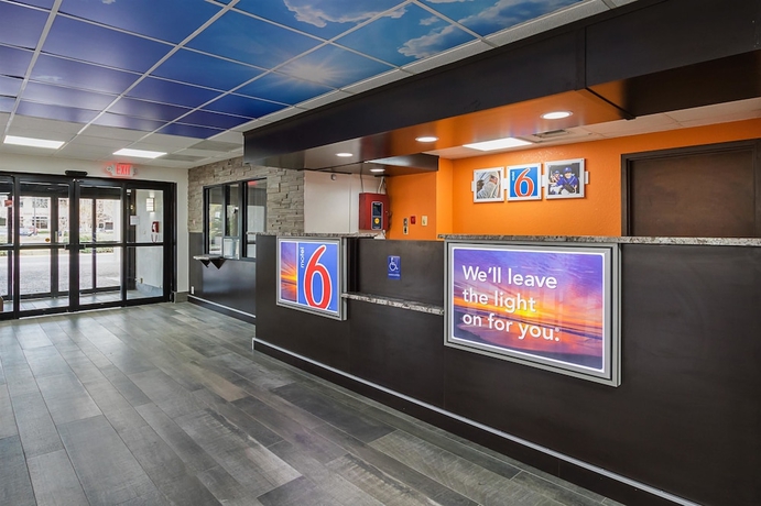 Imagen de los interiores del Motel 6 Savannah, Ga - Midtown. Foto 17