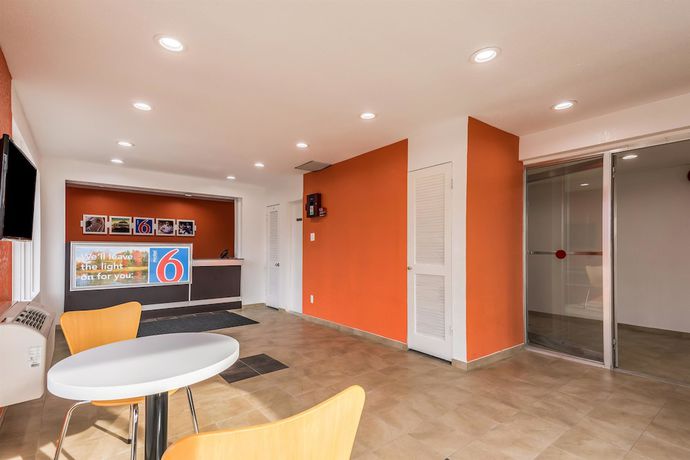 Imagen de los interiores del Motel 6 Schenectady, Ny. Foto 15