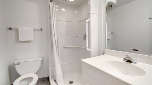 Imagen de la habitación del Motel 6 Sioux Falls. Foto 16