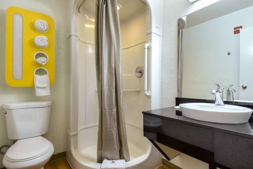 Imagen de la habitación del Motel 6 Stanton, Ca. Foto 6