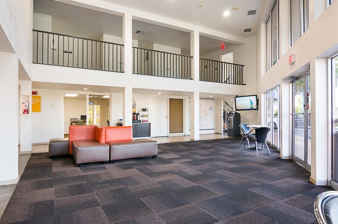 Imagen de los interiores del Motel 6 Tampa, Fl - Fairgrounds. Foto 16