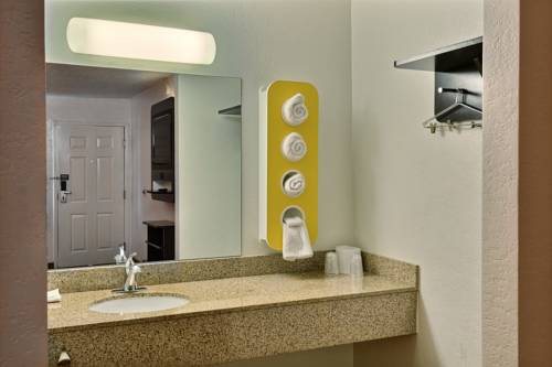 Imagen de la habitación del Motel 6 Tewksbury, Ma - Boston. Foto 3