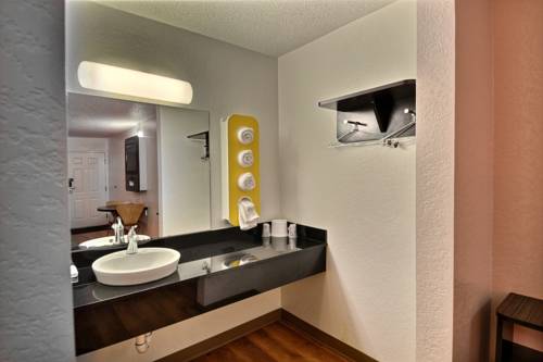 Imagen de la habitación del Motel 6 Tewksbury, Ma - Boston. Foto 13