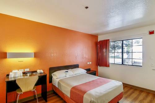 Imagen de la habitación del Motel 6 Thousand Oaks, Ca. Foto 4