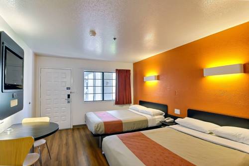 Imagen de la habitación del Motel 6 Thousand Oaks, Ca. Foto 6