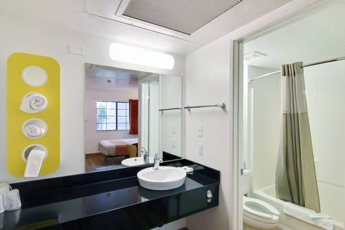 Imagen de la habitación del Motel 6 Thousand Oaks, Ca. Foto 10