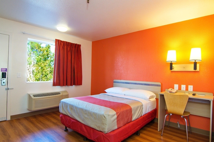 Imagen de la habitación del Motel 6 Twentynine Palms, Ca. Foto 6