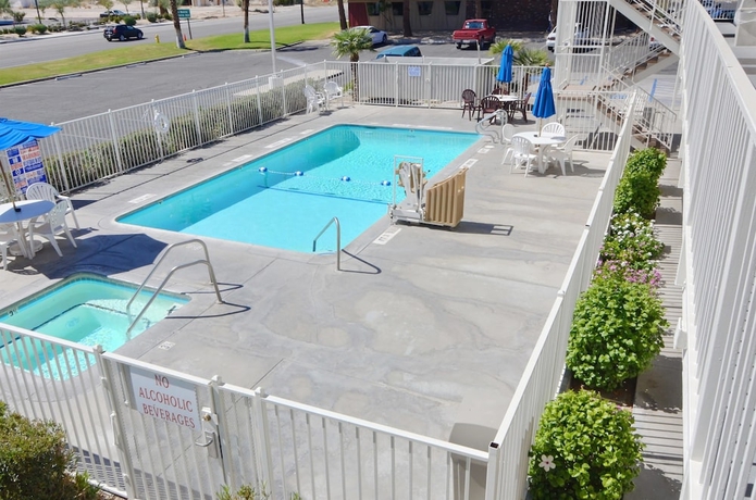 Imagen de la piscina del Motel 6 Twentynine Palms, Ca. Foto 17