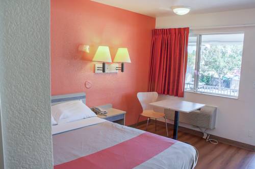 Imagen de la habitación del Motel 6 Ukiah, Ca. Foto 5