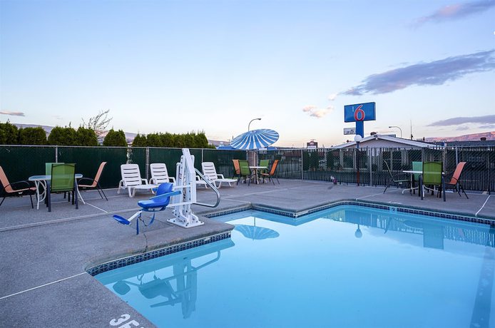 Imagen de la piscina del Motel 6 Wenatchee, Wa. Foto 18
