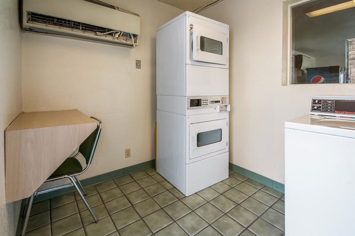 Imagen de los interiores del Motel 6 Wendover, Ut. Foto 14