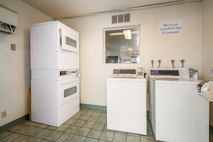 Imagen de los interiores del Motel 6 Wendover, Ut. Foto 15
