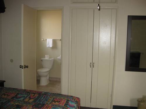 Imagen de la habitación del Motel 66, Barstow. Foto 13