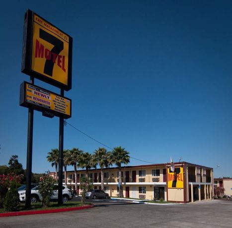Imagen de los exteriores del Motel 7, Vallejo. Foto 14