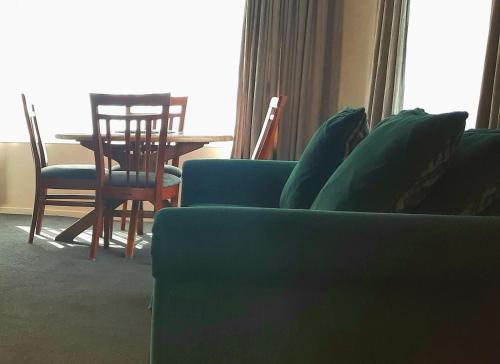 Imagen de la habitación del Motel Aaron Court. Foto 2