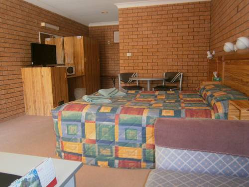 Imagen de la habitación del Motel Aaron Inn. Foto 4