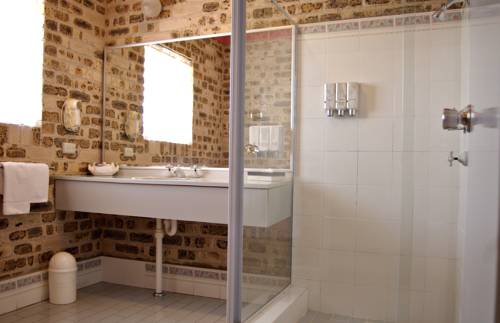 Imagen de la habitación del Motel Airport Sir Francis Drake. Foto 6