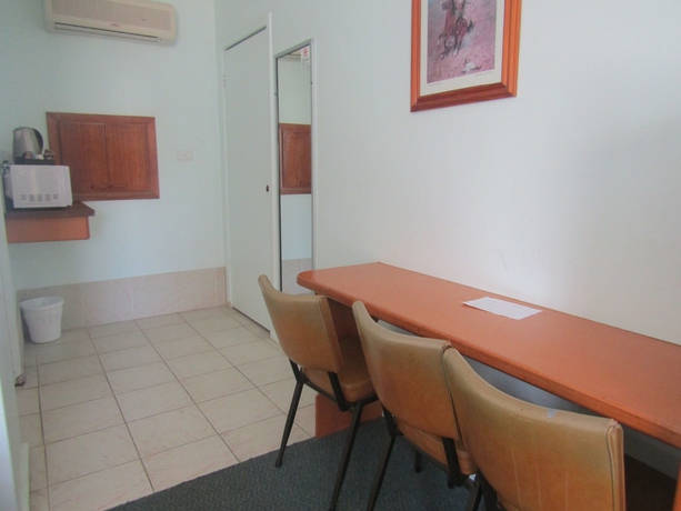 Imagen de la habitación del Motel Allonville. Foto 4