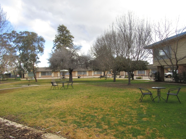 Imagen de los exteriores del Motel Allonville. Foto 12