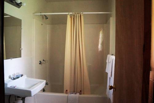 Imagen de la habitación del Motel Alpenhaus. Foto 7