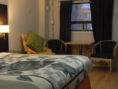 Imagen de la habitación del Motel American Plaza. Foto 7