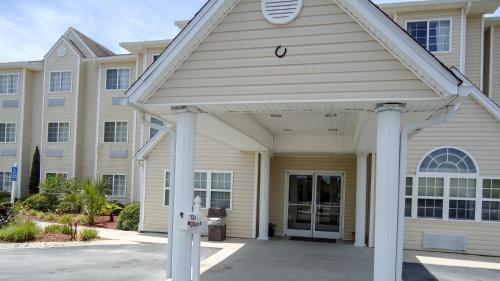 Imagen general del Motel Americas Best Value Inn & Suites Brunswick. Foto 1