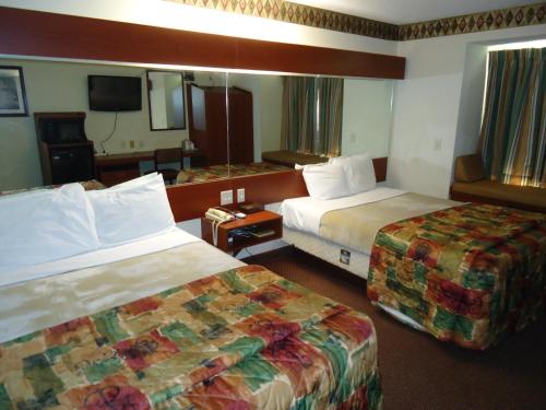 Imagen de la habitación del Motel Americas Best Value Inn & Suites Brunswick. Foto 15