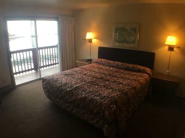 Imagen de la habitación del Motel Anchor Lodge, Fort Bragg. Foto 13