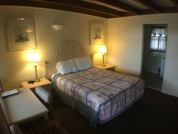 Imagen de la habitación del Motel Anchor Lodge, Fort Bragg. Foto 14